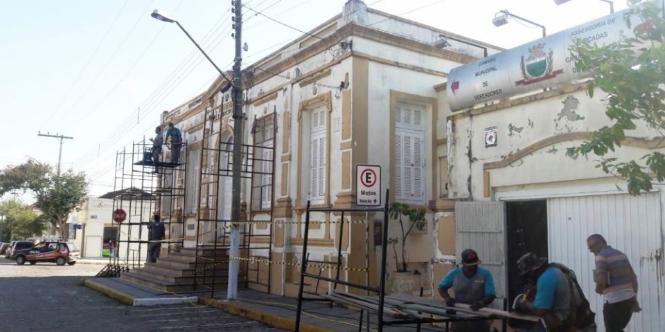 Começam obras de manutenção da Câmara de Vereadores de Camaquã