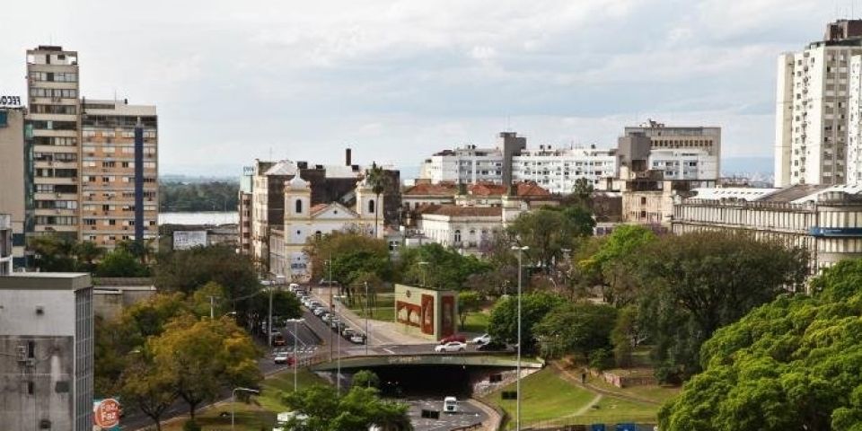 RS terá tempo abafado e alternância de sol e chuva neste sábado