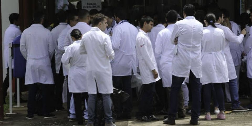 Mais Médicos recebe até hoje inscrições de formados no exterior