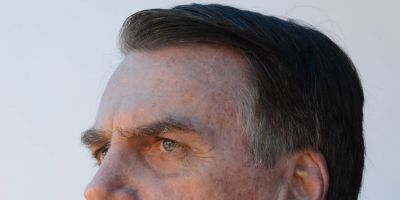 Bolsonaro faz primeira reunião ministerial com equipe completa dia 19