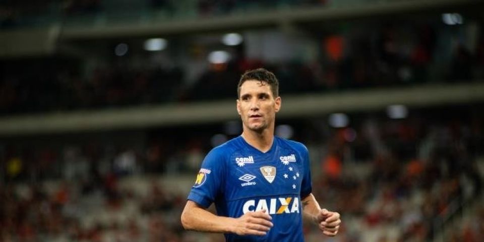 Cruzeiro oferece ao Grêmio Thiago Neves e mais dois atletas por Luan