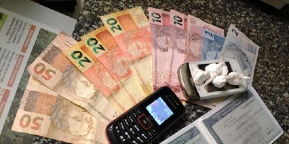 São Lourenço do Sul - Brigada Militar apreende cocaína e detém suspeito