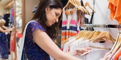 47% dos consumidores devem passar o Réveillon com roupa nova, mostra levantamento da CNDL/SPC Brasil