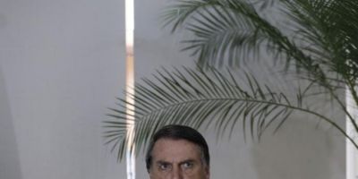 Bolsonaro diz lamentar ausência de PSOL e PT na posse