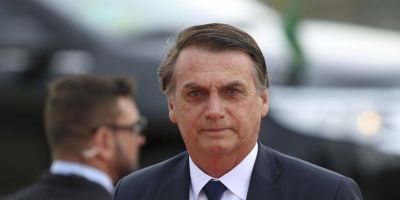 Bolsonaro elogia coordenador do Enem e critica doutrinação em escolas