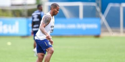 Com Vizeu, Grêmio terá três candidatos para uma vaga no ataque