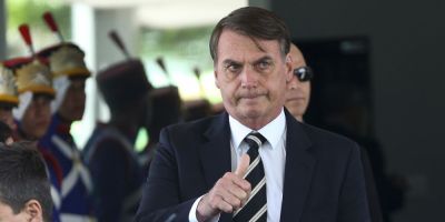 Bolsonaro faz terceira reunião ministerial em duas semanas