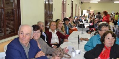 Camaquã - festa com 500 participantes encerra a Semana Municipal da Terceira Idade 