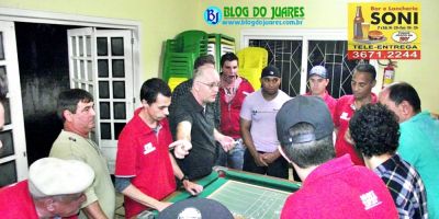 Na sexta, Lancheria Soni e Bar do Arilso decidem o título do Municipal de Mini-Snooker. Hoje ocorre a decisão do 3º lugar