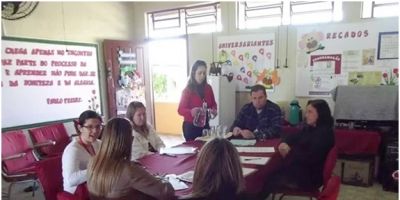 Comissão do Conselho Municipal de Educação de Camaquã visita Escola Mário Centeno Crespo, na Pacheca