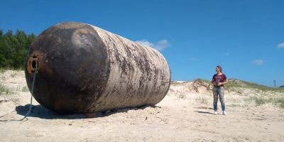 Boia gigante é encontrada em praia no Litoral Sul de SC