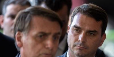 "Se Flávio errou, ele terá de pagar e eu lamento como pai", diz Bolsonaro