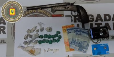 Homem é preso pela BM por tráfico de drogas e posse de arma em Camaquã