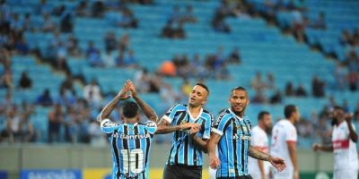 Grêmio goleia o São Luiz em grande atuação de Marinho