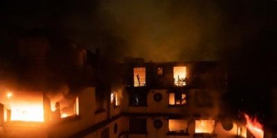 Incêndio em Paris deixa oito mortos