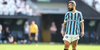 Douglas tem acerto para jogar no Avaí