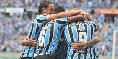 Grêmio atropela o Avenida por 6 a 0 e vence a Recopa Gaúcha