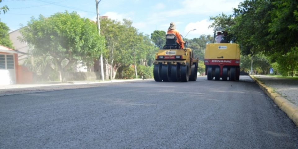 Começa a aplicação de asfalto na Av. Getúlio Vargas em São Lourenço do Sul