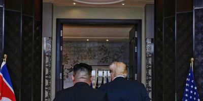 Trump e Kim Jong-un se reúnem no Vietnã