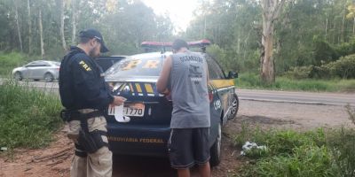 Motorista para na BR-290 e diz aos policiais rodoviários federais que não tem condições de dirigir