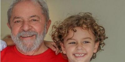 Juíza autoriza saída de Lula para ir no velório do neto