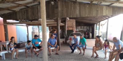 Vereador camaquense participa de reunião com moradores do bairro São Pedro