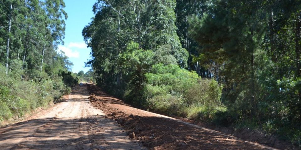 Lomba da Barragem recebe cascalhamento em Camaquã