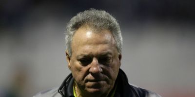 Com arritmia, técnico do Flamengo faz exames no Pró-Cardíaco no Rio