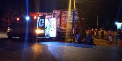 Motociclista bate em caminhão estacionando em Encruzilhada do Sul