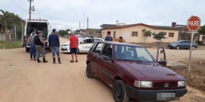 Acidente entre moto e carro deixa motociclista ferida em Camaquã