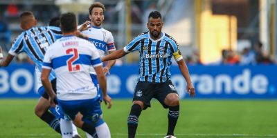 Grêmio joga mal, perde para a Universidad Católica e se complica na Libertadores