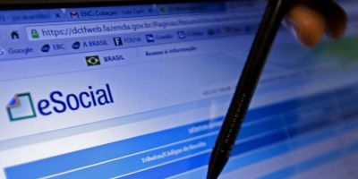 Empresa do Simples tem até terça para inscrever empregados no eSocial