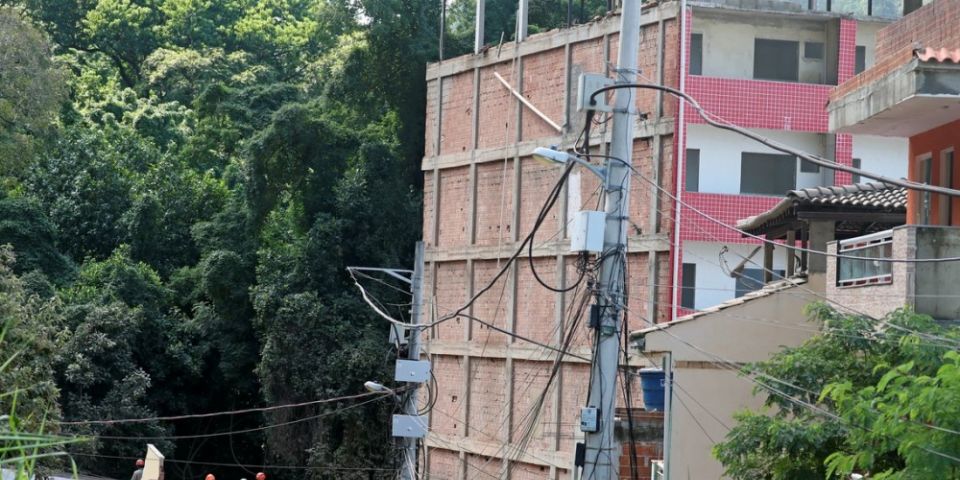 Sobe para três o número de mortos no desabamento em Muzema no Rio