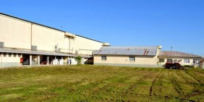 Fábrica de calçados reabre em Tapes