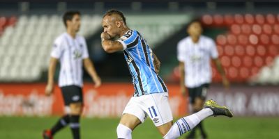 Everton marca dois gols e Grêmio vence o Libertad no Paraguai