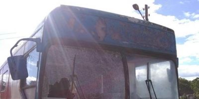 Ônibus de circo é depredado em Amaral Ferrador