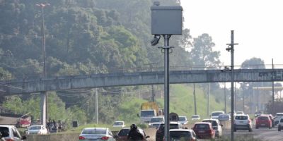 PRF instala controladores de fluxo na BR-116 em Sapucaia do Sul 