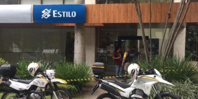 ESTA MANHÃ: Criminosos rendem funcionários e assaltam banco em Porto Alegre