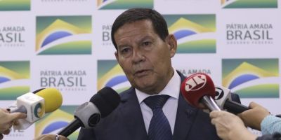 Em visita oficial à China, Mourão reativa comissão sino-brasileira