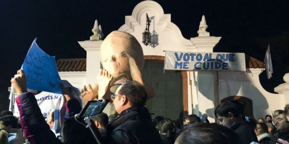 Congresso argentino volta a discutir legalização do aborto