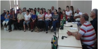 Reunião para tratar da Feira do Produtor em Chuvisca
