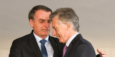 Bolsonaro transmite cargo ao vice-presidente e viaja a Buenos Aires