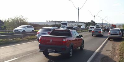 Acidente com nove veículos congestiona a BR-116 em São Leopoldo