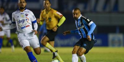 Com gol no fim, Grêmio vence o Fortaleza por 1 a 0 e deixa o Z4