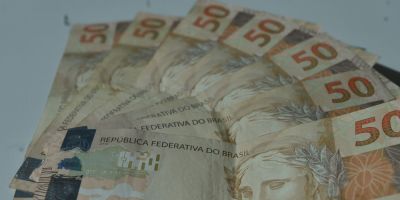 Brasileiros esperam inflação de 5,4% nos próximos 12 meses, diz FGV