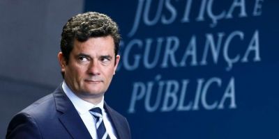 Moro adia ida à Câmara para falar sobre troca de mensagens