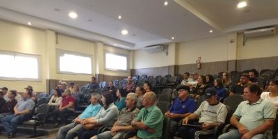 Produtores participam de reunião sobre implantação de agroindústrias em Cerro Grande do Sul