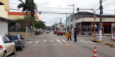 Semáforo da esquina do Centro Administrativo passará por manutenção em Camaquã