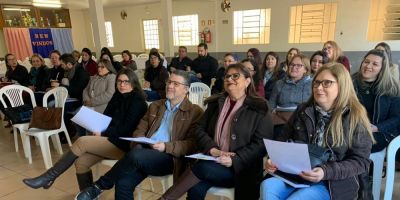 Diretores das escolas de Camaquã realizam reunião para tratar de projetos escolares e gestão de verbas