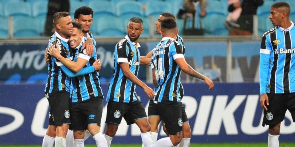 Pepê marca dois e Grêmio vence o Vasco da Gama de virada